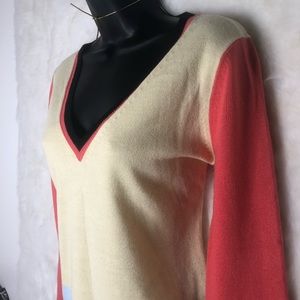 Color-block V-neck Sweater